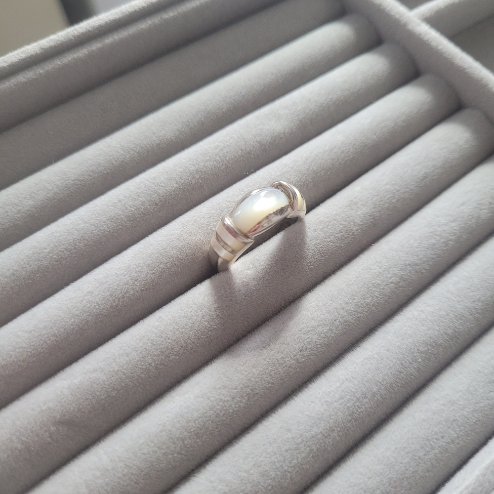 Sterling Silver 925 W Natural White Stones(Moon Stone)J66